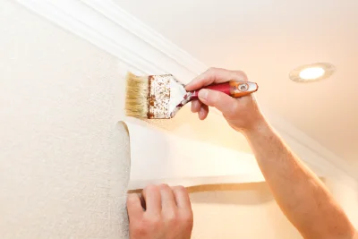 Pose de papier peint à Charcier — revêtements muraux et toiles de verre